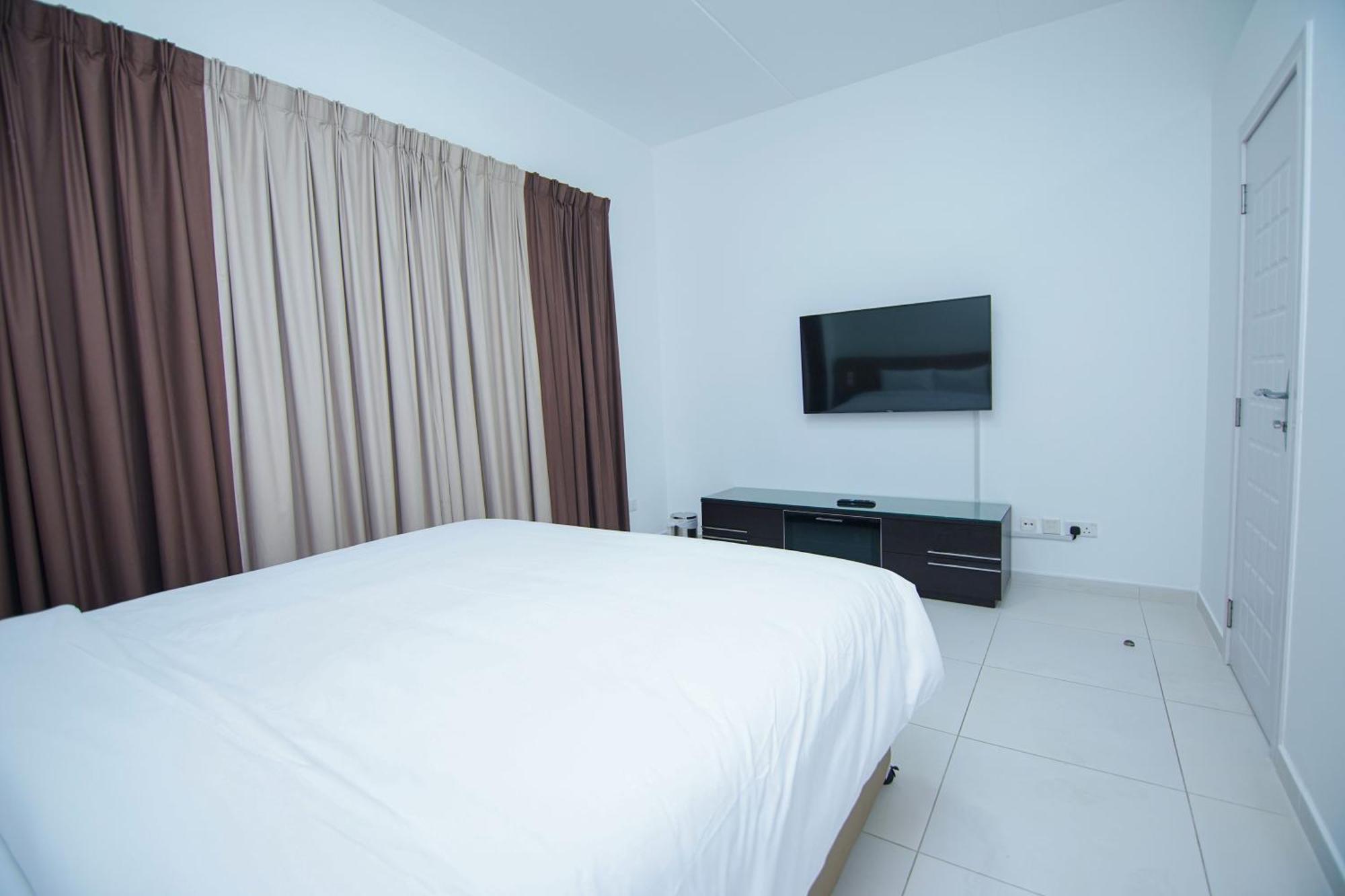 Home Away Holiday Homes Dubai Esterno foto
